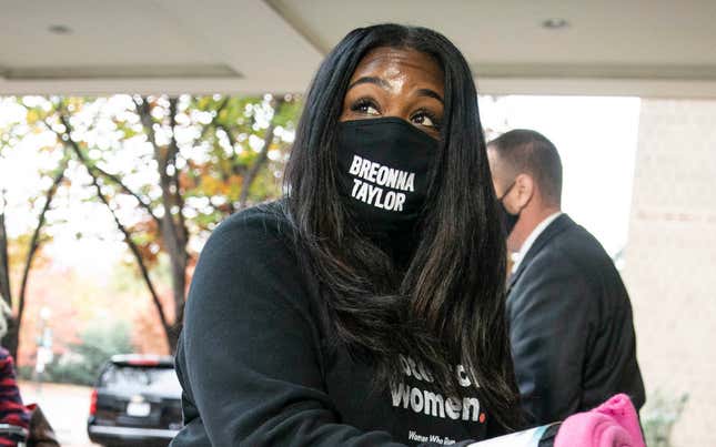 Image for article titled Rep.-Elect Cori Bush Wore a &#39;Breonna Taylor&#39; Mask to Congress and Republicans Thought it Was Her Name