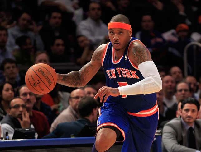 Image for article titled Dribbling Carmelo Anthony Demands Ball