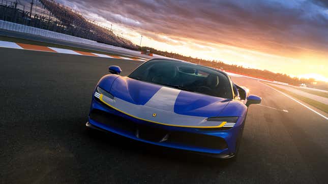 Image for article titled The Ferrari SF90 Spider Makes 986 HP And Can Retract Its Top In 14 Seconds