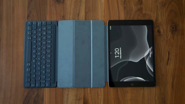 Apple’s Smart Keyboard is a confusing mess of cardboard.