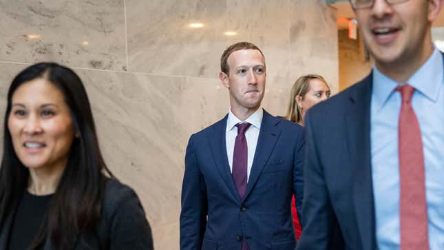 Image for article titled Senators Warn Visa, Mastercard to Think Twice About Joining Facebook's Cryptocurrency Scheme