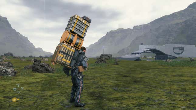 El juego cuenta con un sistema de inventario muy detallado para gestionar tu carga y equilibrarla (puedes llevar cajas, contenedores e incluso cadáveres). Pero no deja de lucir bastante exagerado y hasta gracioso cuando llevas una montaña de cajas a tus espaldas.
