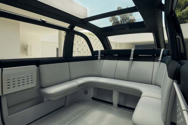 Image for article titled This Startup's Electric Van Is A Packaging Triumph
