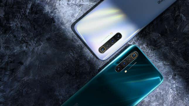 Imagen para el artículo titulado Realme planta cara a Xiaomi con su propia pulsera y un teléfono con SuperZoom