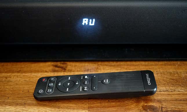 Imagen para el artículo titulado Ver cine en el PC con la Creative Stage V2 nunca ha sonado mejor por este precio