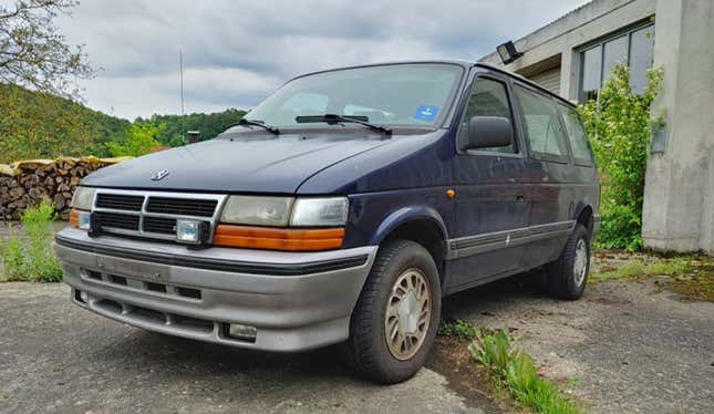 Image for article titled I Just Bought A $600 Diesel Manual Chrysler Minivan But It Has 250,000 Miles And Is Broken In Germany