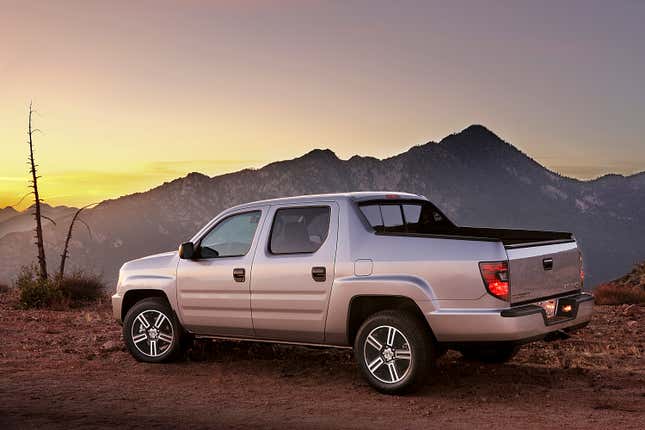 Image for article titled Honda Tried Fixing The Ridgeline's Most Baffling Problem