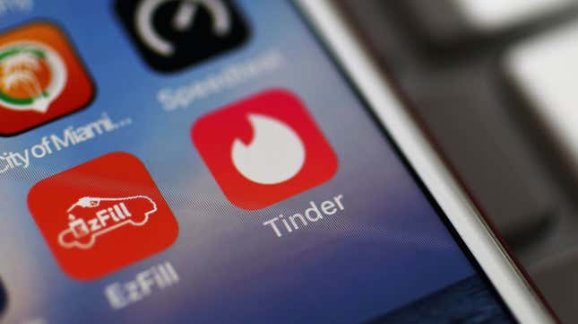 Image for article titled 70,000 Tinder Photos of Women Just Got Dumped on a Cyber-Crime Forum