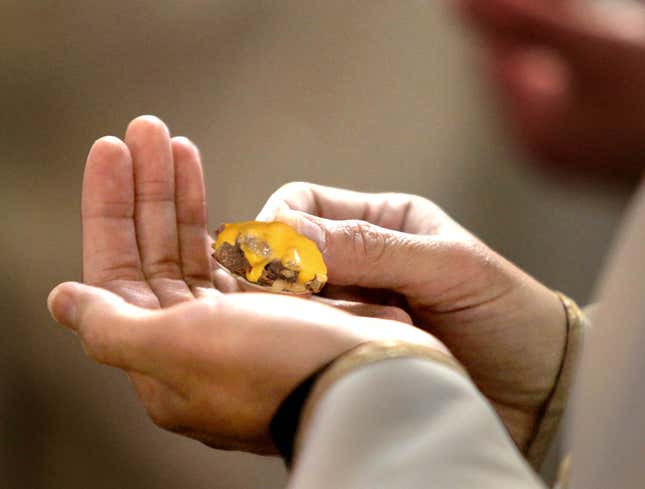 Image for article titled Pope Francis Delivers Eucharist Philly Style