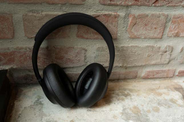 Image for article titled Bose's Latest Headphones Tackle a New Frontier of Noise Canceling, But Is It Worth the Extra Cash?