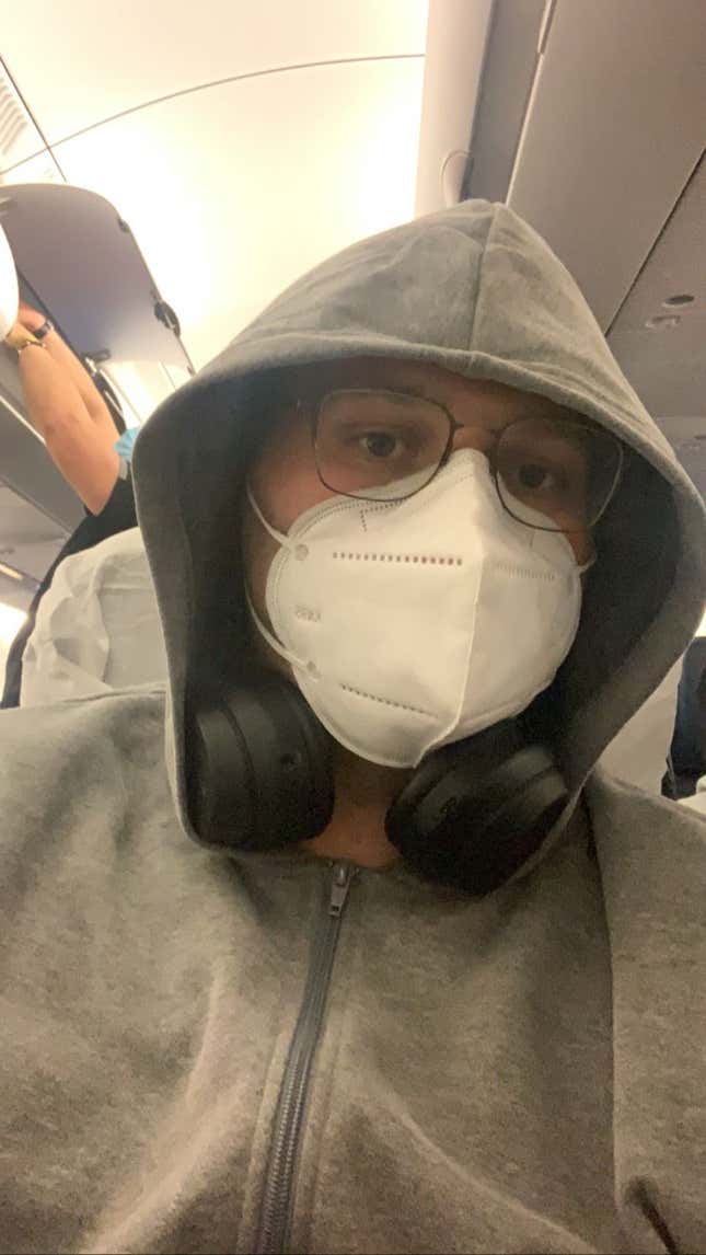 Imagen para el artículo titulado Esto es lo que pasa cuando vuelas durante la pandemia de covid-19