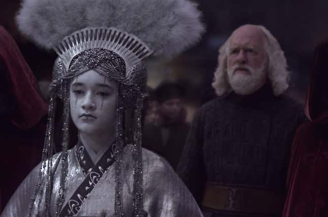 Keisha Castle-Hughes as Queen God-Those-Headpieces-Must-Be-Héavy.