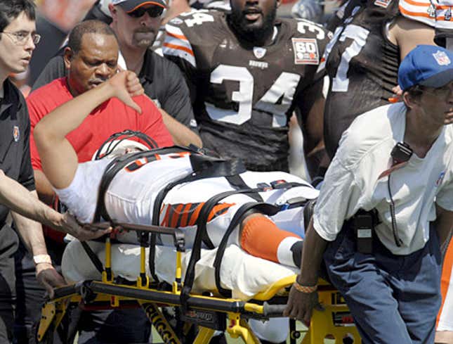 Image for article titled Injured Player Gives Thumbs-Down While Being Carted Off Field