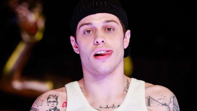 Image for article titled Apparently, Pete Davidson Also Tells Jokes