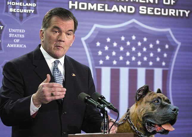 Ridge introduces Rufus to the national press corps.