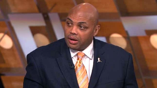 Image for article titled Charles Barkley Openly Gambling On College Games During CBS Halftime Report