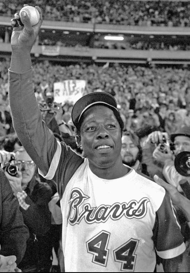 Image for article titled The life of Hank Aaron in photos