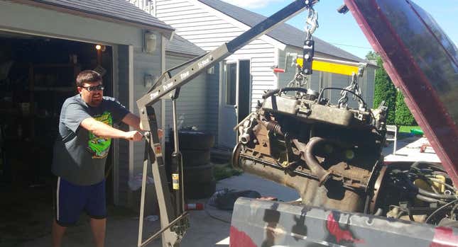 Image for article titled Here's What Happened When I Put A $120 Craigslist Engine Into My Jeep