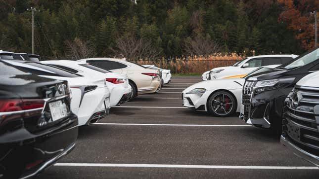 Image for article titled Inside Japan's Biggest Used Car Auction