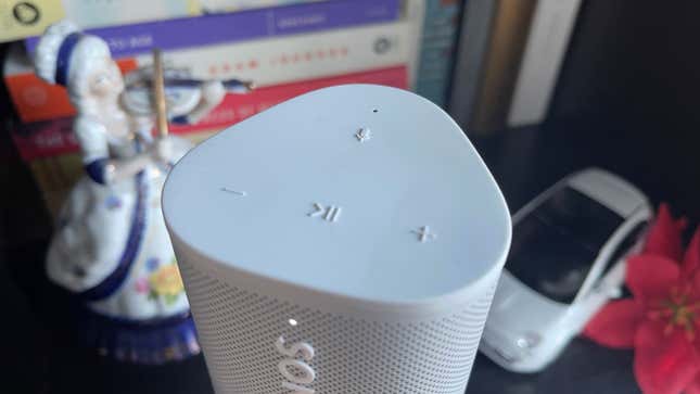 Image for article titled The Sonos Roam Packs a Powerful Punch in a Petite Package