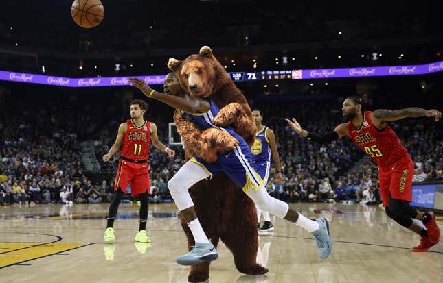 Image for article titled Here&#39;s An Idea For Fixing The NBA&#39;s Fouling Problem