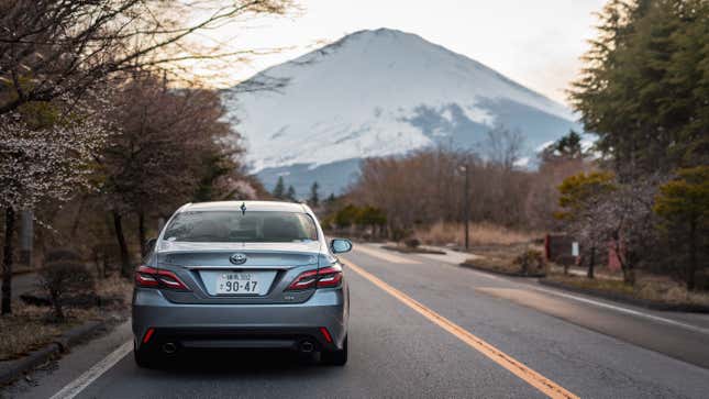 Image for article titled The 2019 Toyota Crown Is the RWD Japanese Luxury Cruiser the Avalon Should’ve Been