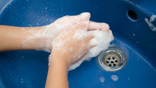 Image for article titled How to Actually Wash Germs Off Your Hands