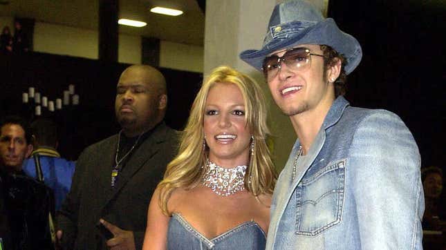 Image for article titled One Woman&#39;s Hunt for Britney Spears and Justin Timberlake&#39;s Matching Denim Outfits