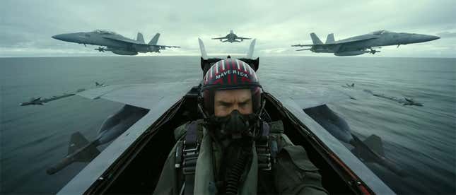 Imagen para el artículo titulado Todos los errores técnicos y militares que tiene el tráiler de Top Gun: Maverick