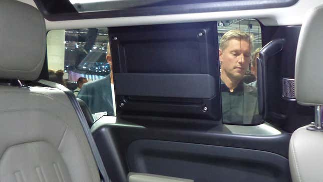 Image for article titled The 2020 Land Rover Defender 90 Offers A Huge Fake Pillar And It's Just Bizarre