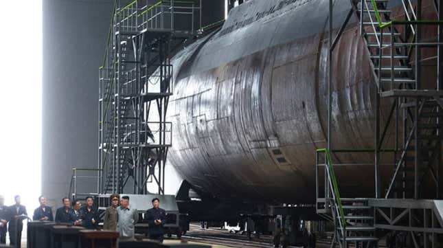 Qué objetivo y capacidad tiene el nuevo y <i>monstruoso</i> submarino de Corea del Norte