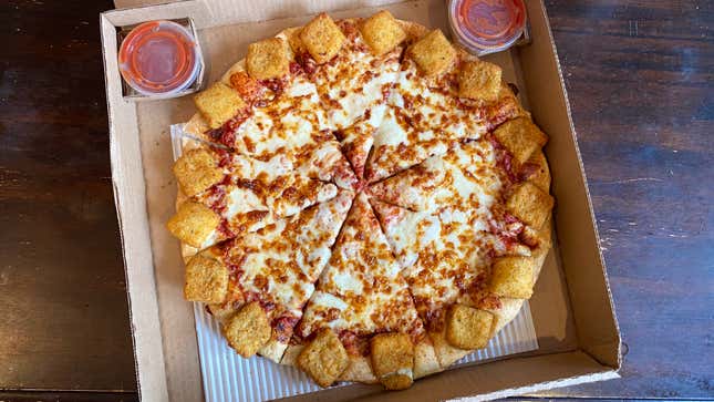 Image for article titled Pizza Hut’s Mozzarella Poppers Pizza should fry harder next time