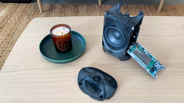 The mid-woofer is integrated directly into the speaker’s frame while the tweet fires downwards into a wave guide for better range.