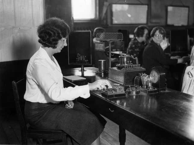 27th September 1932: An employee at the Central Telegraph Office of the General Post Office in London using the Morse Code hand system, soon to be replaced by the teletype machine.