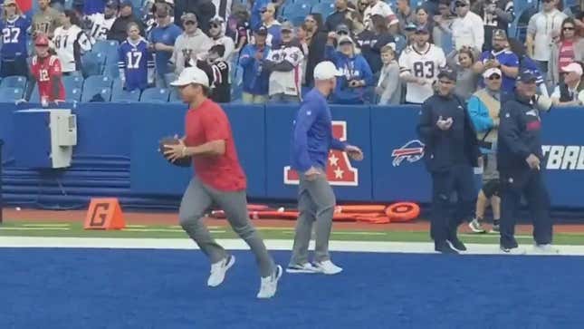 Image for article titled Sean McDermott Had To Chase Bill Belichick&#39;s Son Off The Field During Bills Warm-Ups