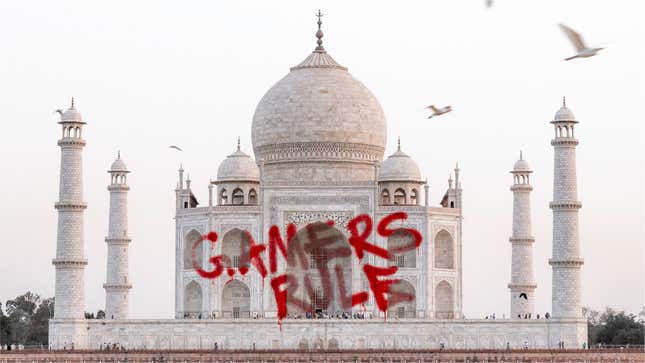 Image for article titled Come On: Someone Just Spray-Painted ‘Gamers Rule’ On The Taj Mahal And, While We Generally Agree, It’s Pretty Messed Up To Deface A Cultural Landmark