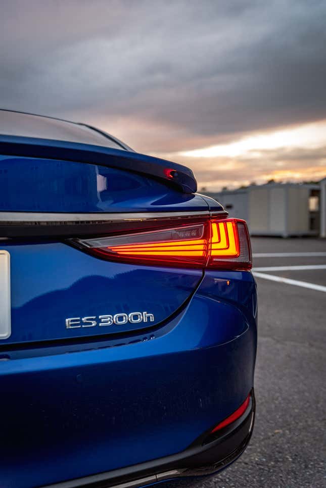 Image for article titled It's Amazing How Quickly The Brain Adapts To The New Digital Mirrors On The Japanese 2020 Lexus ES
