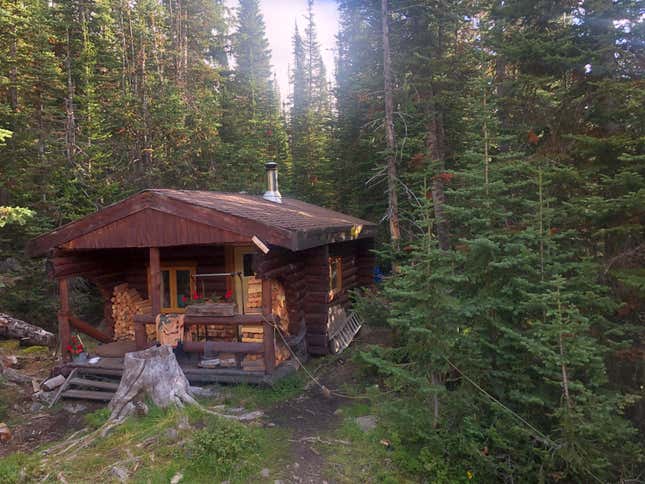 A log cabin behind the Teahouse—my best guess is that this is where the employees sleep during multi-day shifts.