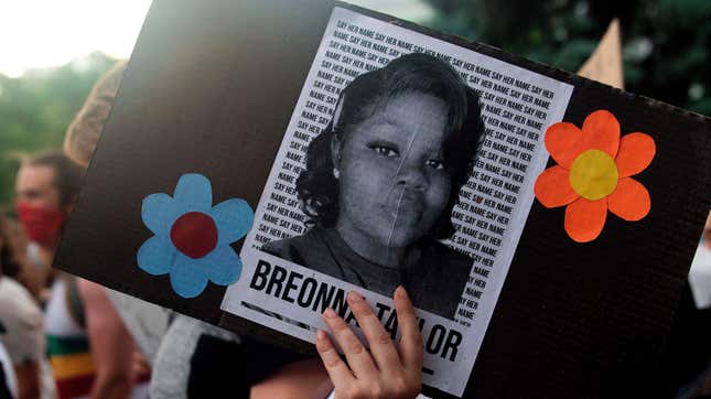 Image for article titled Beyoncé Writes Open Letter Calling for Criminal Charges Against Cops Who Killed Breonna Taylor