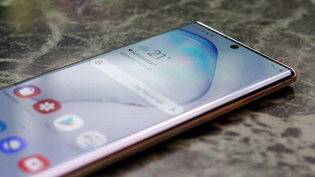 Imagen para el artículo titulado Samsung explica cómo evitar el fallo del sensor de huellas en los Galaxy S10 y Note10