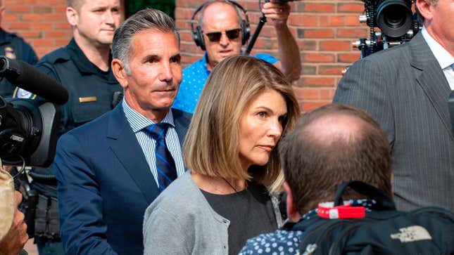 Image for article titled At Last, Some Good News: Lori Loughlin and Mossimo Giannulli Lost Money on Their House