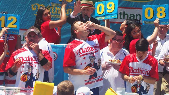 Image for article titled Man Hates How Hot Dog-Eating Contests Reduce Art Of Eating Hot Dogs To A Competition