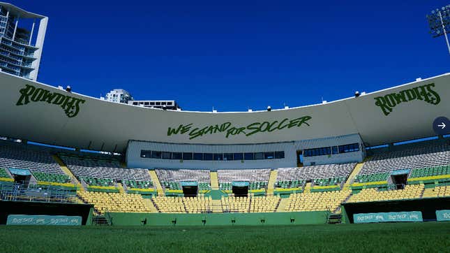 In preview of what could lie ahead for MLS and the NFL, USL cancels championship as squad faces COVID outbreak