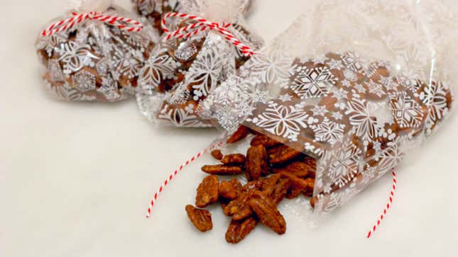 Image for article titled 8 Easy Cookies, Candies and Treats to Make for Last-Minute Gifts