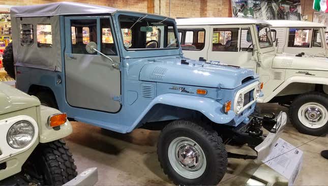 Image for article titled A Look At Some Of The Toyota Land Cruiser FJ40's Fascinating Hardware