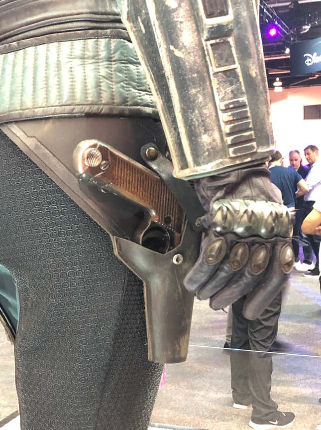 Image for article titled Up Close and Personal With the Armor and Weapons of The Mandalorian's Mysterious Stars