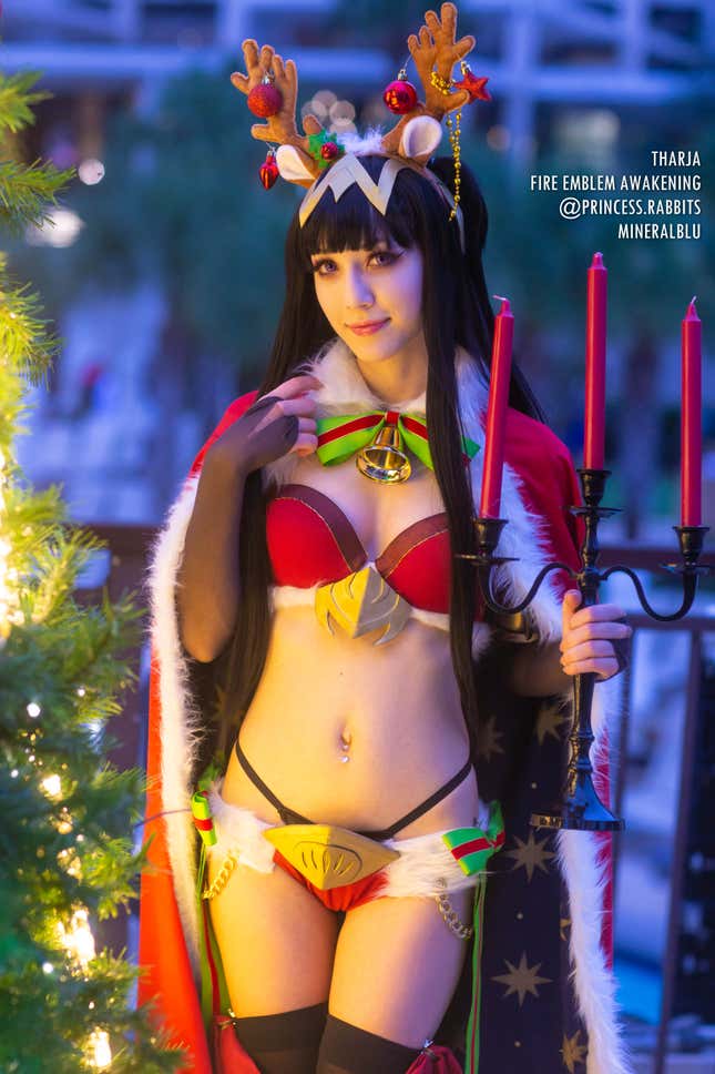 Image for article titled 2019's Last Big Cosplay Show Was A Christmas Treat