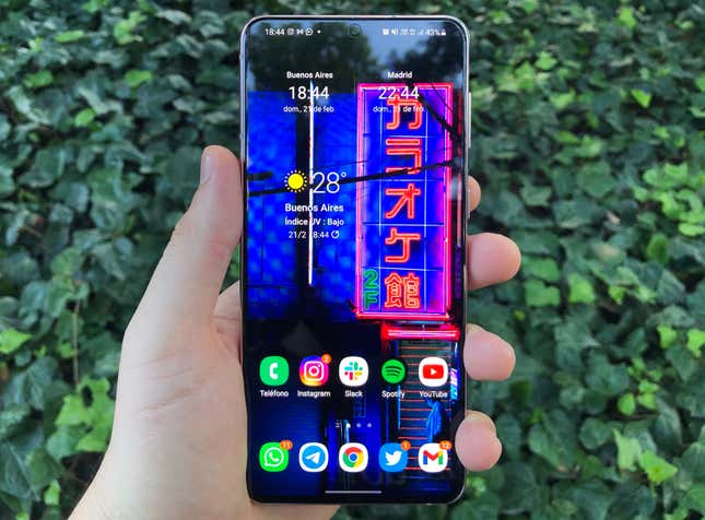 Imagen para el artículo titulado Análisis del Samsung Galaxy S21 Plus: el verdadero todo en uno de Samsung no necesita mas