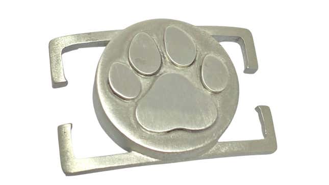 Keep the AirTag discrete in this metal buckle. 