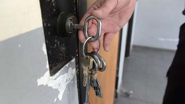 Image for article titled Your House Key? Researchers Are Working on a Way to Hack It